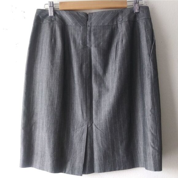 ANN TAYLOR LOFT PINSTRIPE SKIRT - GRAY & WHITE - Picture 2 of 5